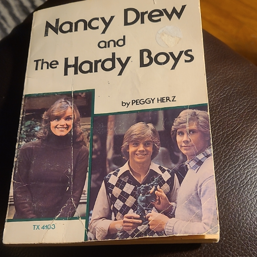 Nancy Drew and The Hardy Boys Book, Vintage, 1977